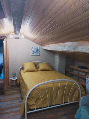 3 bedrooms, iron/ironing board, WiFi