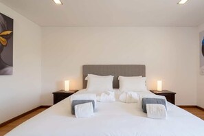 5 chambres, bureau, fer et planche à repasser, Wi-Fi