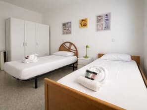 2 bedrooms, iron/ironing board