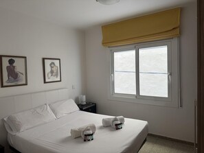 2 bedrooms, iron/ironing board