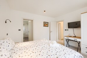 3 bedrooms, Internet
