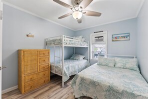 1 bedroom, iron/ironing board, free WiFi - 302 E Buttercup Road, Unit 3 (Wildwood)