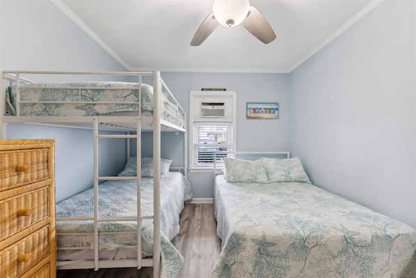 1 chambre, fer et planche à repasser, accès au Wi-Fi (inclus)