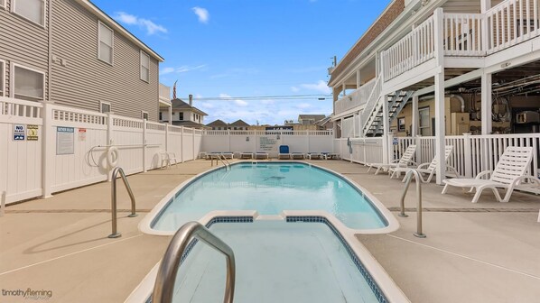 Beheizter Pool