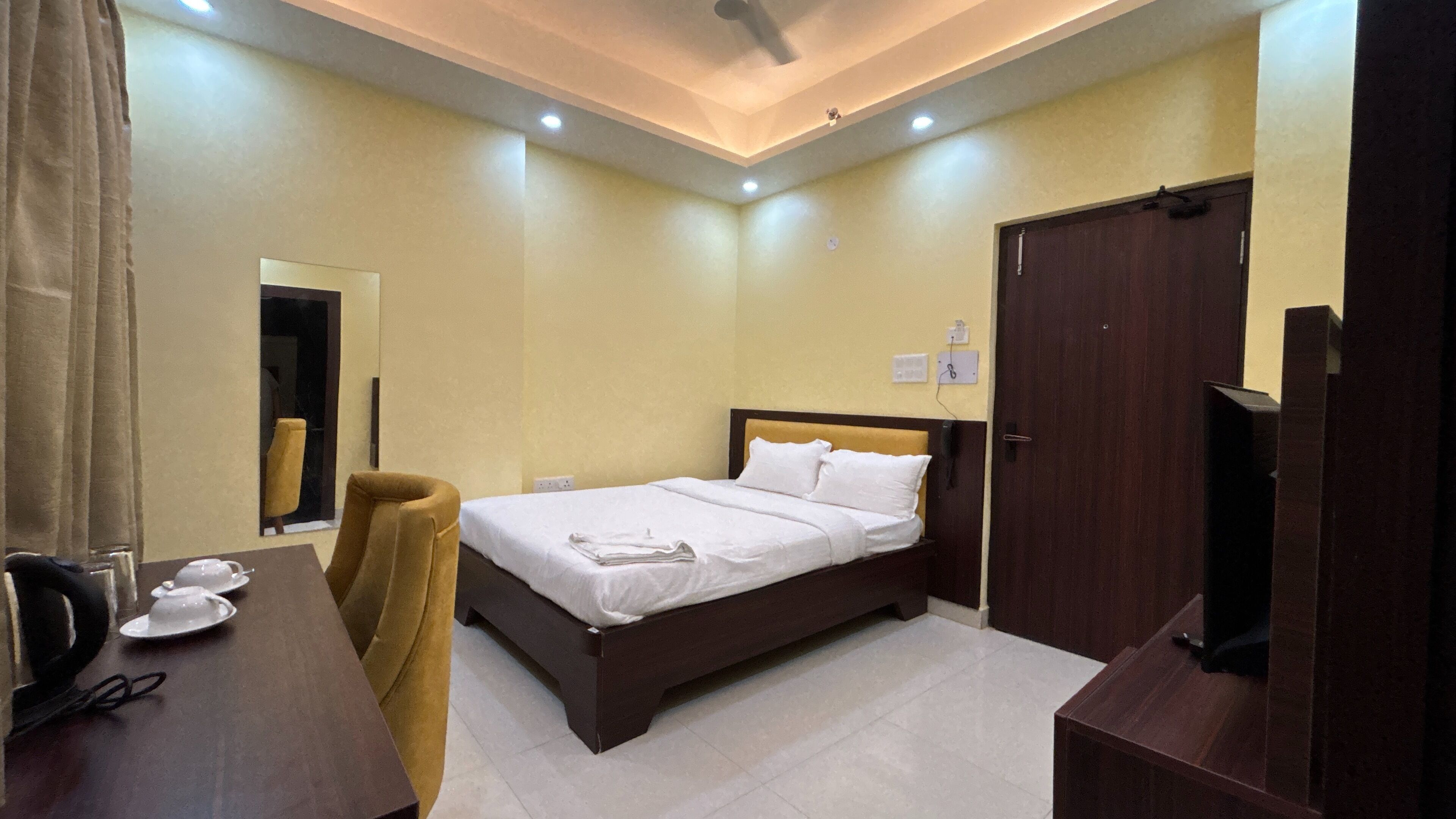 Deluxe Double Room | Free WiFi, bed sheets