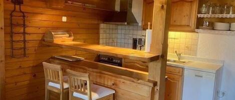 Frigorifero, forno, piano cottura, lavastoviglie