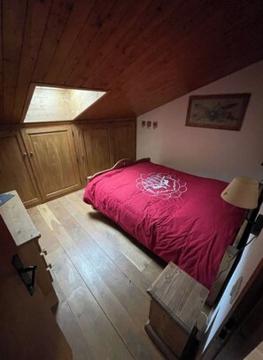 1 bedroom, iron/ironing board