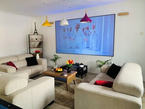 TV - The Penthouse Essentials (Douala)