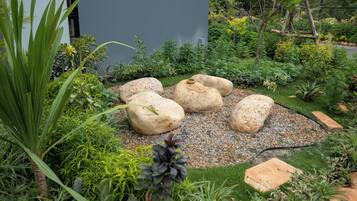 Family Villa, 4 Bedrooms, Balcony, Hill View | Garden view