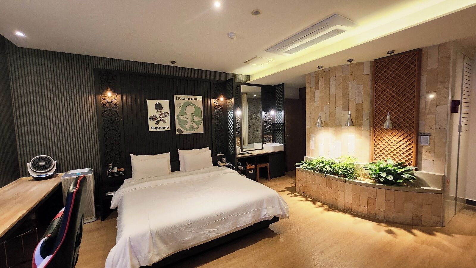 Blackout drapes, soundproofing, iron/ironing board, free WiFi