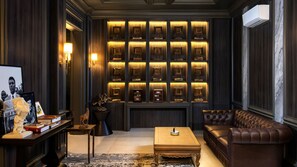 Bar lounge