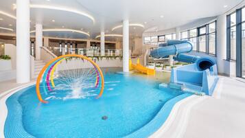 Piscine couverte, piscine extérieure