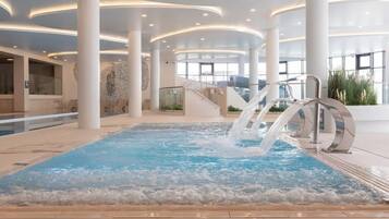 Piscine couverte, piscine extérieure