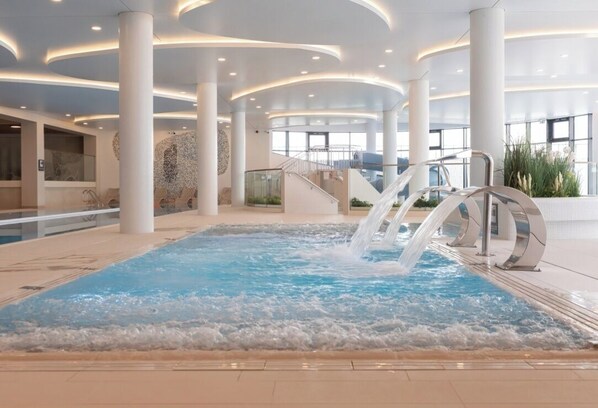 Indoor pool, outdoor pool