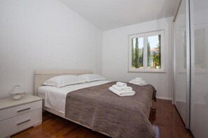 3 camere, ferro/asse da stiro, Wi-Fi gratuito