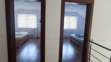 4 chambres, fer et planche Ă repasser, accĂšs Internet, draps fournis