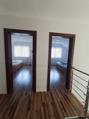 4 chambres, fer et planche à repasser, accès Internet, draps fournis