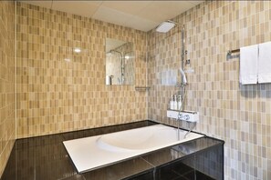 Tomannsrom – superior, havutsikt | Bad | Hårføner, håndklær, såpe og sjampo