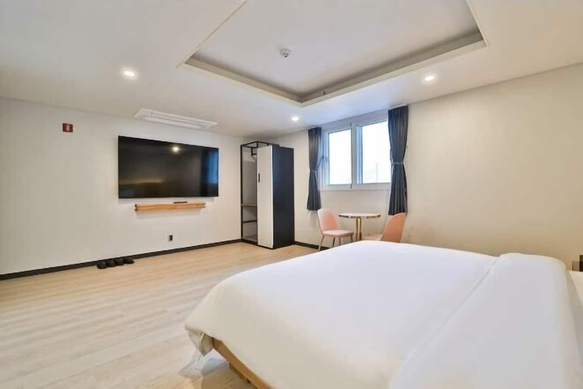 Decoración personalizada, muebles diferentes y wifi gratis