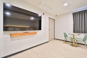 Kamar Twin Superior, pemandangan kota | Didekorasi berbeda-beda dan dilengkapi dengan perabotan berbeda-beda