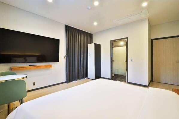 Suite Studio Signature, vue océan | Décoration personnalisée, ameublement personnalisé, Wi-Fi gratuit