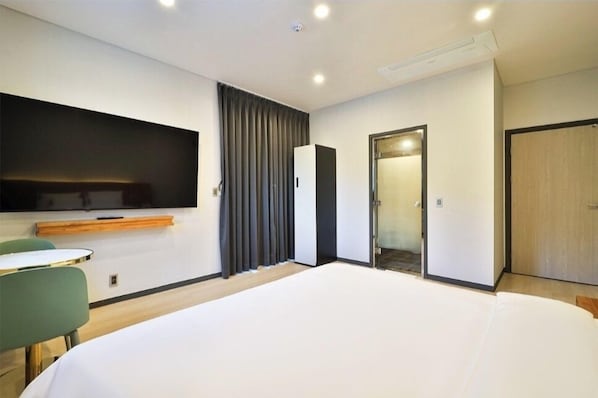 Suite Studio Signature, vue océan | Décoration personnalisée, ameublement personnalisé, Wi-Fi gratuit