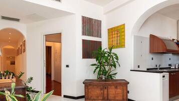 Mikrowelle, Ofen, Herdplatte, Geschirrspüler