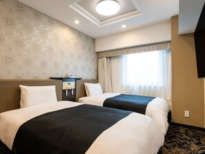 ห้องทวิน, ปลอดบุหรี่ | ผ้านวมขนเป็ด, โต๊ะทำงาน, พื้นที่ทำงานแบบใช้แล็ปท็อป, ผ้าม่านกันแสง