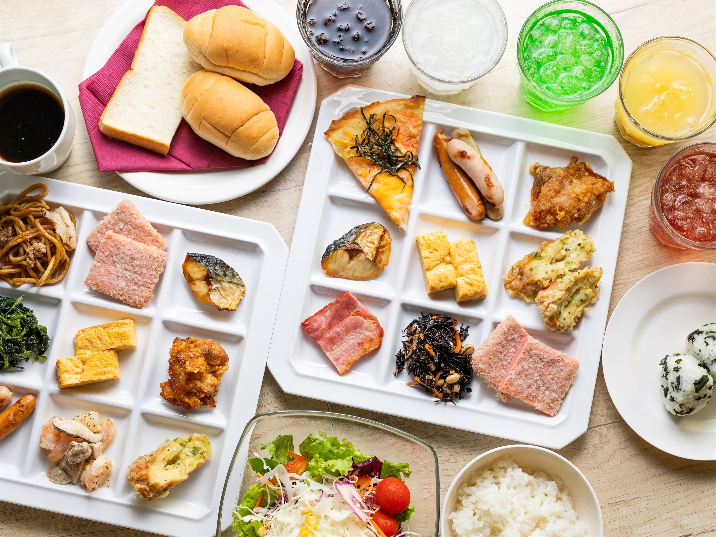 매일 뷔페 아침 식사(1인당 JPY 1800)