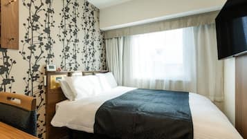 Double Room, Non Smoking | Down duvets, desk, laptop workspace, blackout curtains