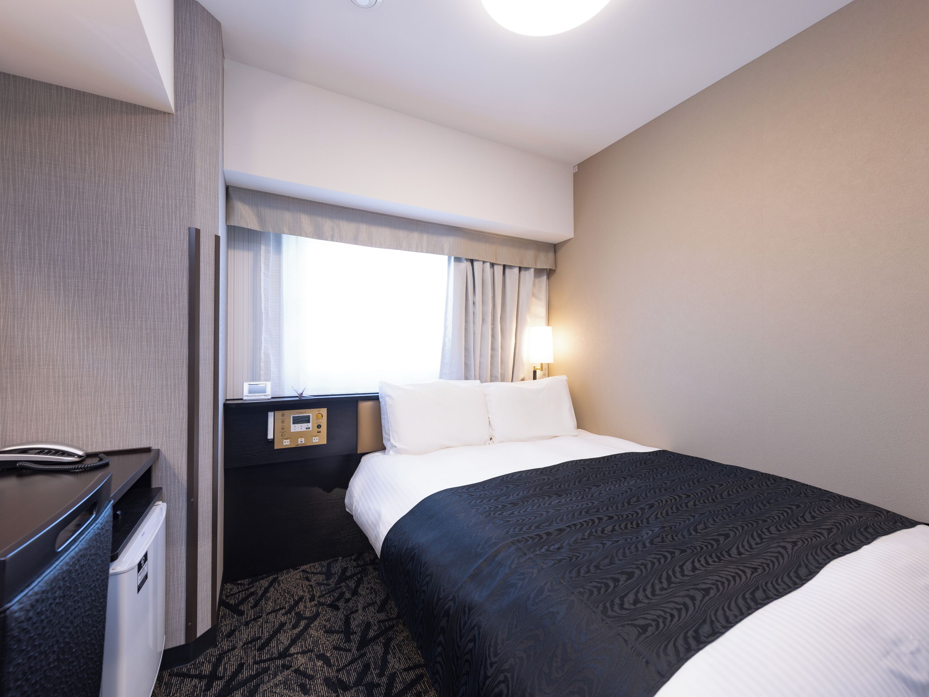 標準客房, 非吸煙房 (for 2 Adults) | 羽絨被、書桌、遮光窗簾/窗簾、免費 Wi-Fi