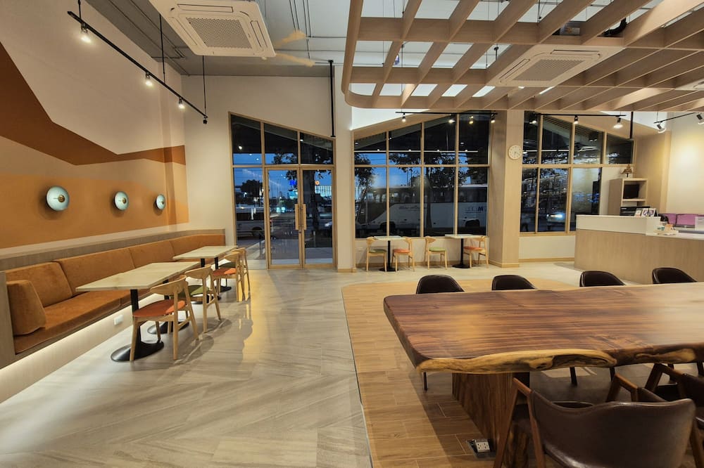 The Publyc Hotel