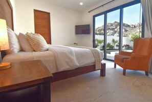 4 bedrooms, desk, iron/ironing board, travel crib