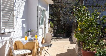 Apartments Ljubimir - Comfort One-Bedroom Apartment with Shared Terrace - Nono