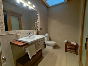 Shower, hair dryer - FLUVIANETS (Armentera)