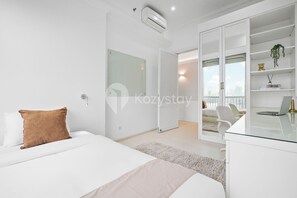 Apartment, 3 Bedrooms, City View | Seterika/papan seterika, Wi-fi percuma 
