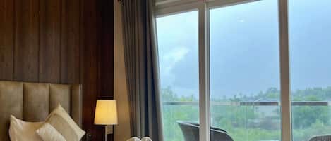 Luxury Suite, Balcony, Lake View