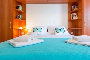 Iron/ironing board, free WiFi - Feel Good Apartment - Two-Bedroom Apartment with Terrace and Garden View (Dubrovnik)