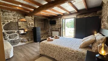 3 habitaciones, tabla de planchar con plancha, wifi y ropa de cama