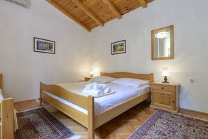 1 bedroom, iron/ironing board, free WiFi
