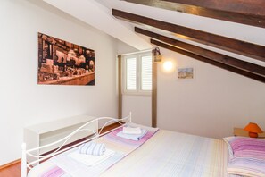 Bügeleisen/Bügelbrett, Reisekinderbett, kostenloses WLAN