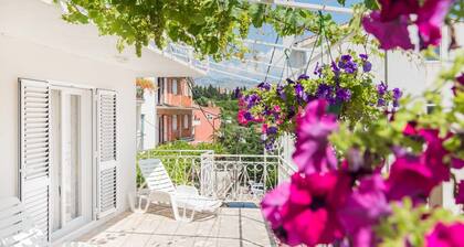 Apartment Hope (ST) - Two Bedroom Apartment with Balcony