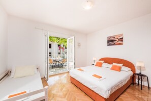 2 bedrooms, iron/ironing board, travel cot, free WiFi - Apartment Hope (ST) - Two Bedroom Apartment with Balcony (Split)