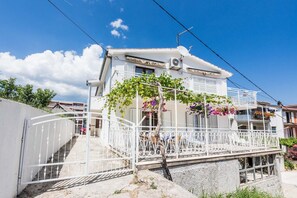 Exterior - Apartment Hope (ST) - Two Bedroom Apartment with Balcony (Split)