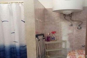 Suihku, hiustenkuivaaja