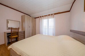 Free WiFi - Apartments & Rooms Green Bay - Two Bedroom Apartment with Balcony and Sea View (APP 7) (Rab)
