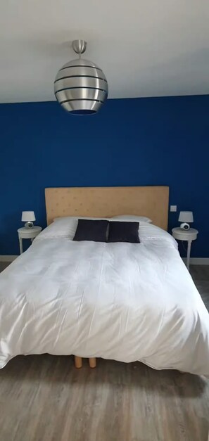 3 Schlafzimmer, Bügeleisen/Bügelbrett, WLAN, Bettwäsche