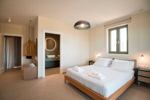 6 bedrooms, iron/ironing board, free WiFi, bed sheets