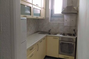 Geladeira, fogão, cooktop, lava-louças