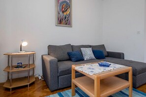 Smart TV - Apartments & Rooms Green Bay - Two Bedroom Apartment with Balcony and Sea View (APP 6) (Rab)